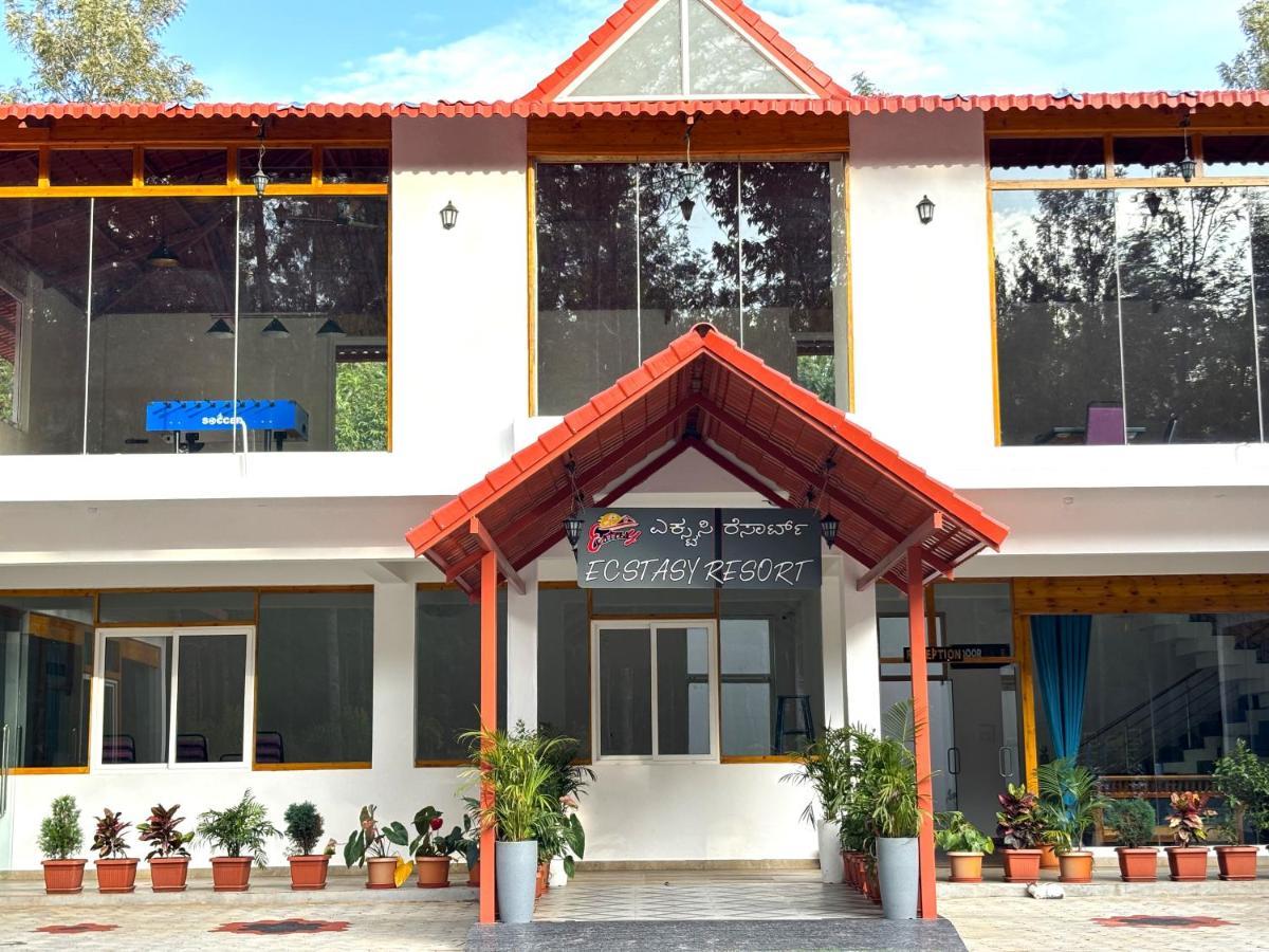 Ecstasy Tent Stay With Swimming Pool & Common Washroom Chikmagalur Luaran gambar