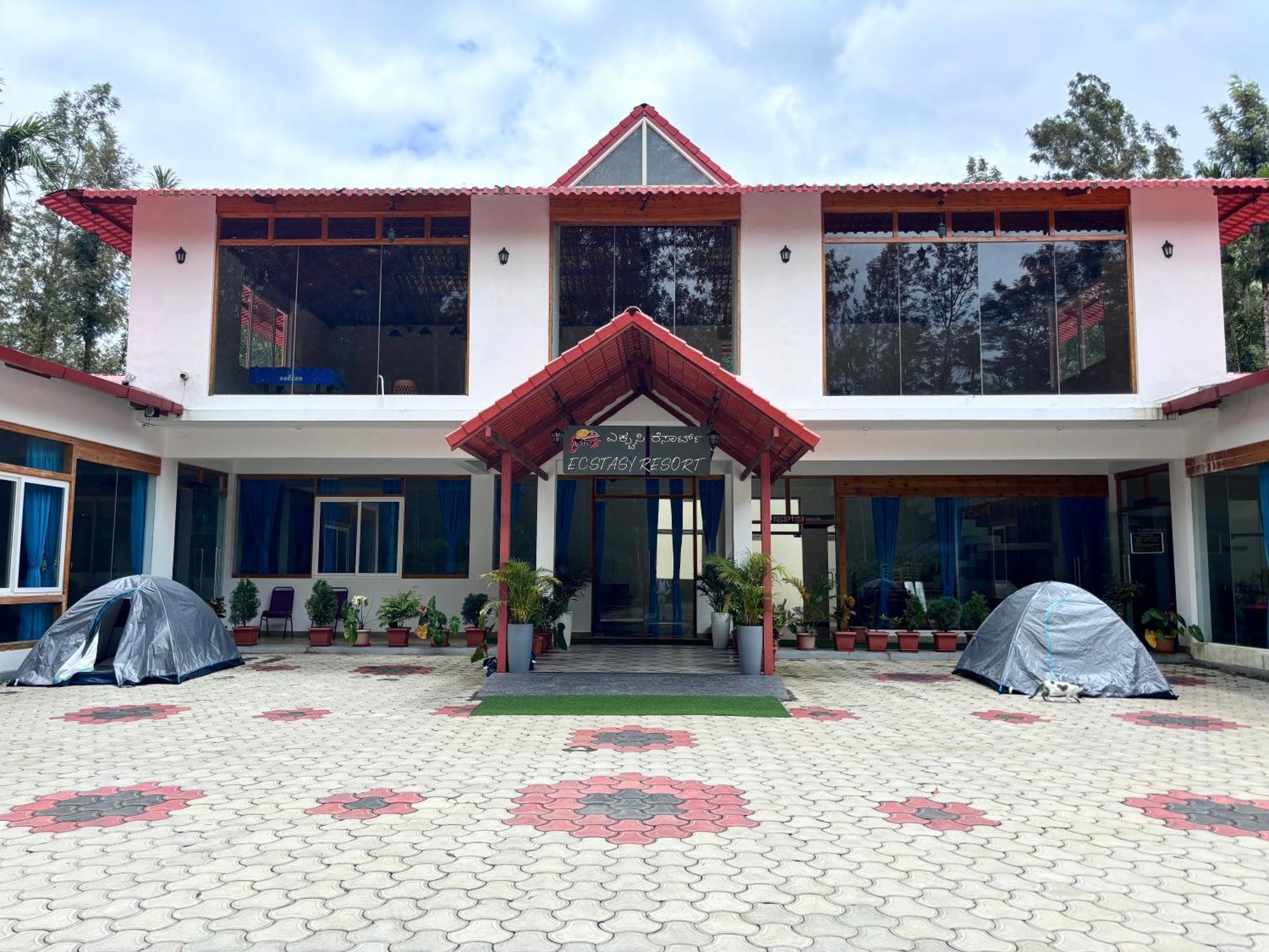 Ecstasy Tent Stay With Swimming Pool & Common Washroom Chikmagalur Luaran gambar