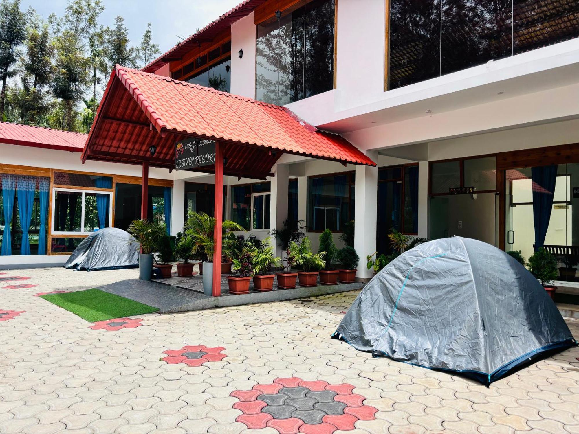 Ecstasy Tent Stay With Swimming Pool & Common Washroom Chikmagalur Luaran gambar
