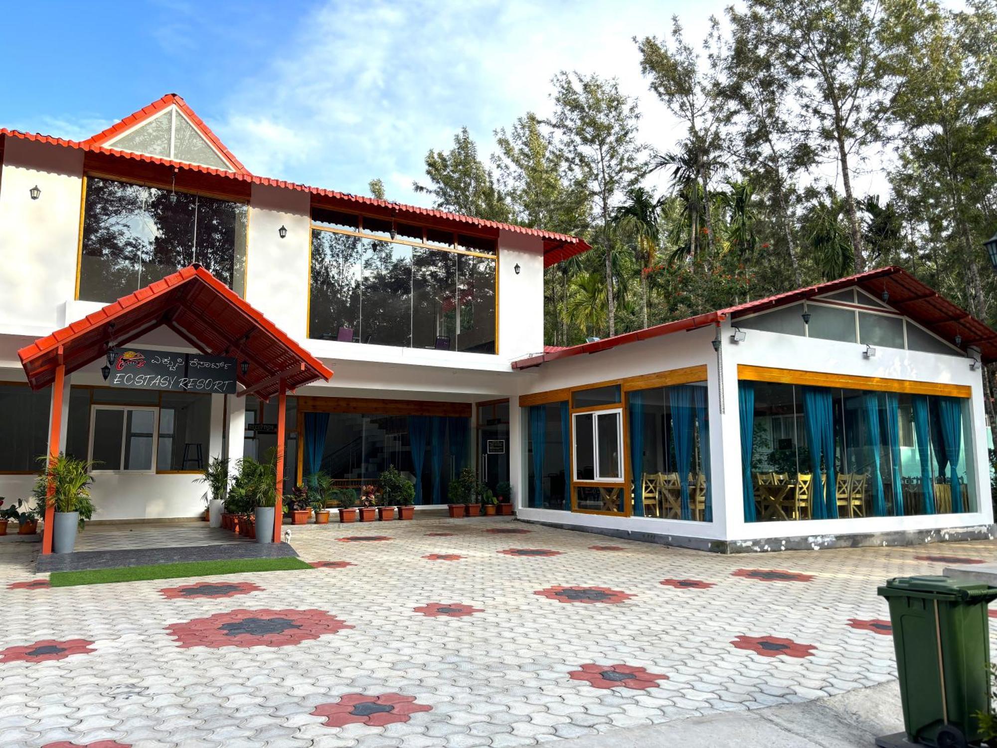Ecstasy Tent Stay With Swimming Pool & Common Washroom Chikmagalur Luaran gambar